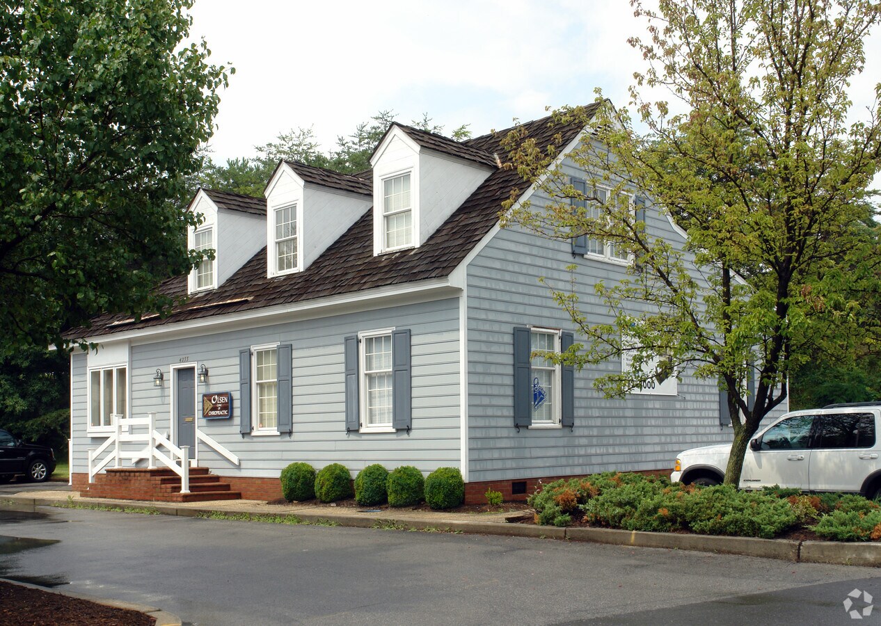 4233 Colonial Ave, Roanoke, VA 24018