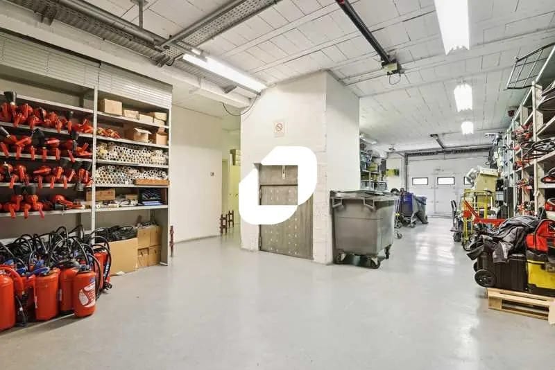 Flex in Viry-Châtillon for sale - Building Photo - Image 3 of 14