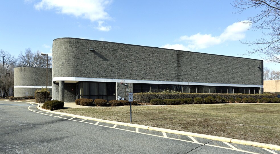 6 Olsen Ave, Edison, NJ for sale - Building Photo - Image 1 of 1