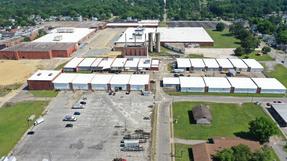 200 N 13th St, Erwin, NC for lease - Building Photo - Image 1 of 19