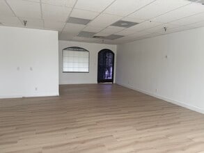 73375 El Paseo, Palm Desert, CA for lease Interior Photo- Image 2 of 2