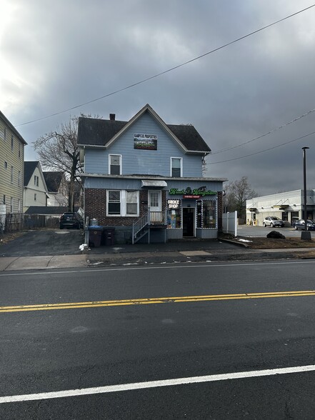 682 W Main St, New Britain, CT for sale - Building Photo - Image 1 of 13