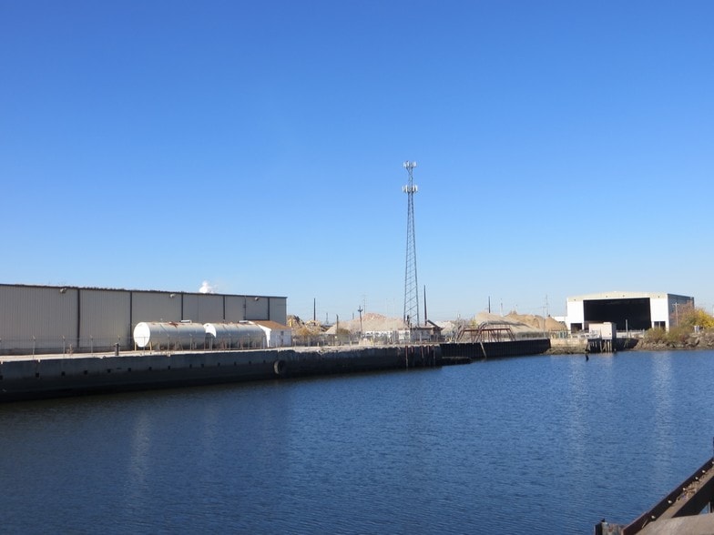 2706R & 2700 Penrose Ave, Philadelphia, PA for sale - Building Photo - Image 2 of 2