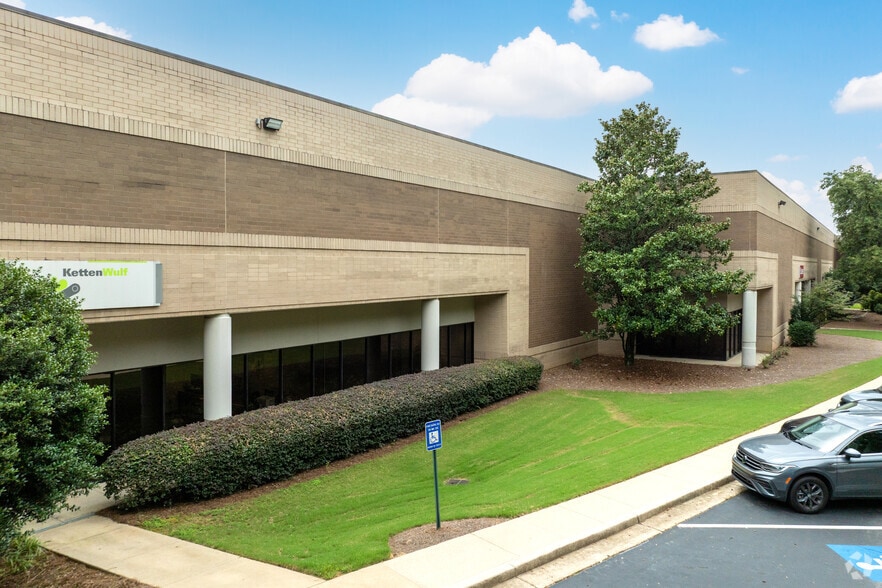 322 Thornton Rd, Lithia Springs, GA for lease - Primary Photo - Image 1 of 5