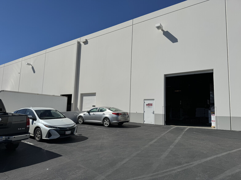 28908 Avenue Paine, Valencia, CA for lease - Building Photo - Image 3 of 4