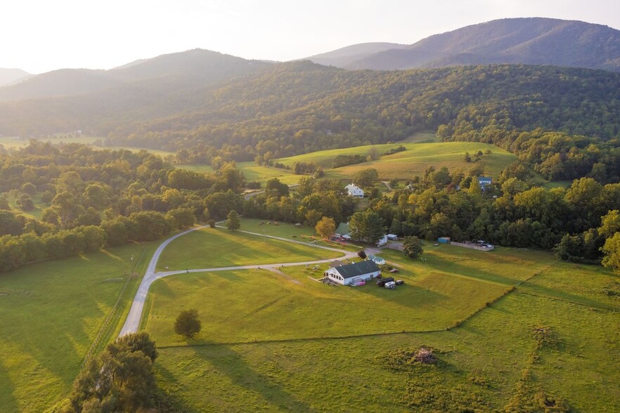 462 Winery Ln, Nellysford, VA for sale - Building Photo - Image 1 of 87