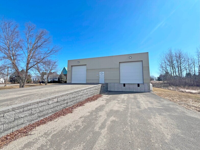 170 Pleasant St, Rockland, ME for lease - Building Photo - Image 2 of 10