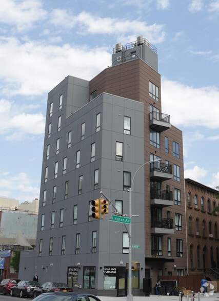 596 Washington Ave, Brooklyn, NY for lease - Building Photo - Image 3 of 19