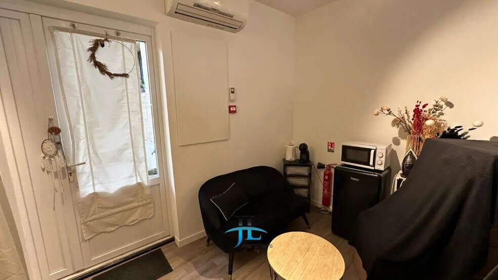 Retail in Bordeaux for lease - Interior Photo - Image 3 of 7