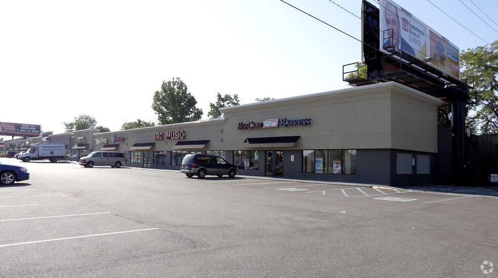 5907-5977 E 82nd St, Indianapolis, IN for lease - Building Photo - Image 1 of 4