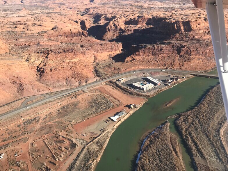 1981 191 hwy, Moab, UT 84532 Riverfront Hwy Commercial Property in