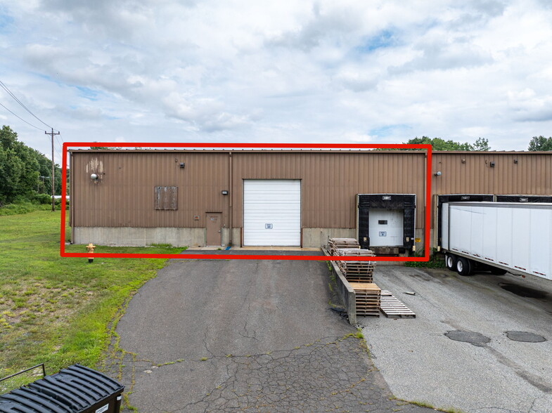 35 Industrial Dr, East Longmeadow, MA for lease - Building Photo - Image 2 of 5