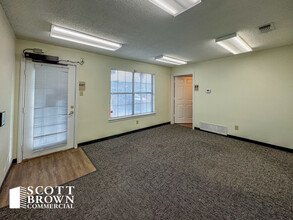 405 S Elm St, Denton, TX for lease Building Photo- Image 1 of 8