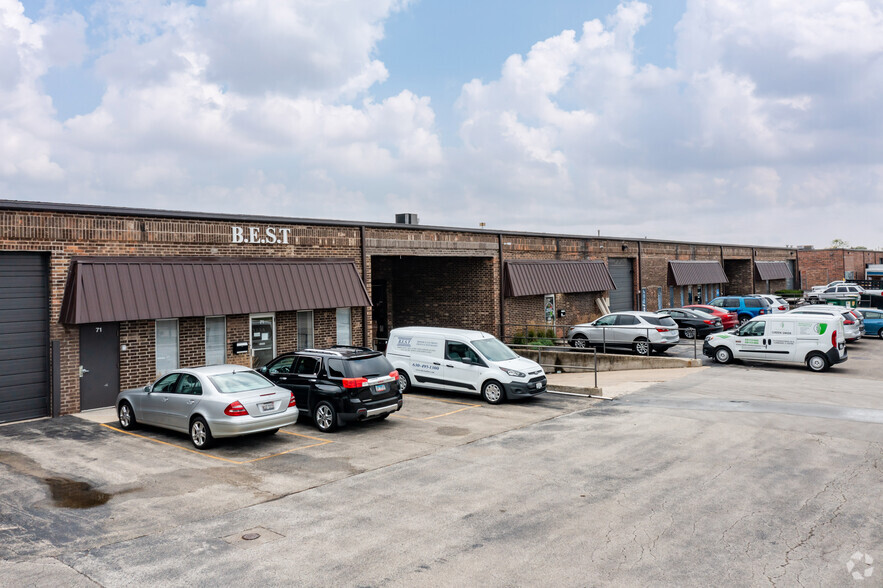 51-87 Eisenhower Ln S, Lombard, IL for lease - Building Photo - Image 1 of 5