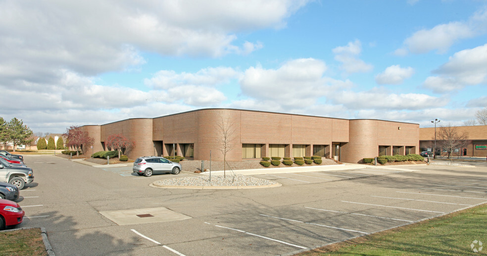 41150 Technology Park Dr, Sterling Heights, MI for lease - Building Photo - Image 2 of 3