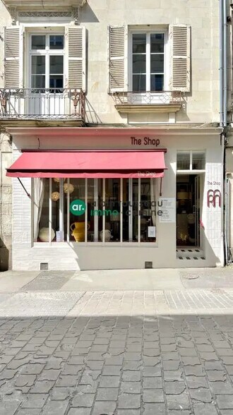 Retail in Angers for lease - Building Photo - Image 1 of 5