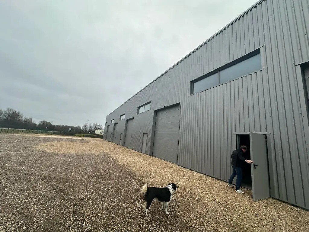 Industrial in Izier for lease Building Photo- Image 1 of 3