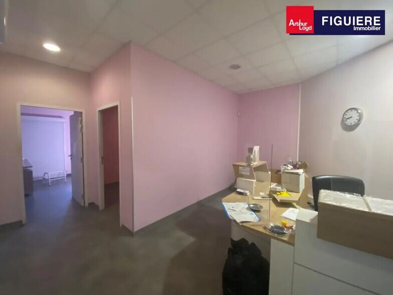 Office in Istres for lease - Interior Photo - Image 2 of 9