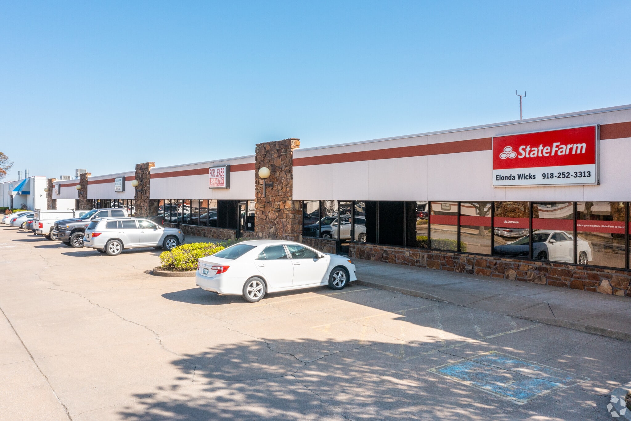 58005807 S Rd, Tulsa, OK 74146 5800 Center