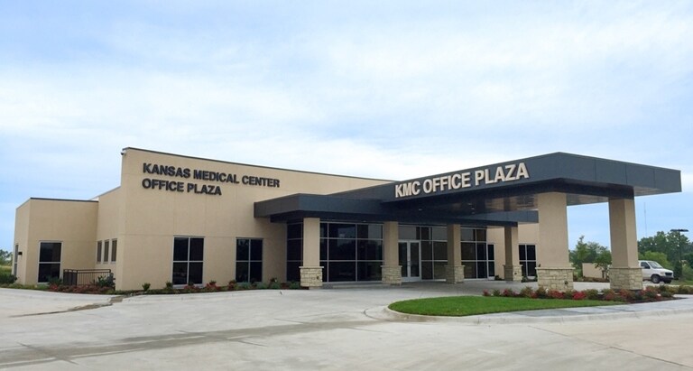 2237 N Keystone Cir, Andover, KS for sale - Primary Photo - Image 1 of 1