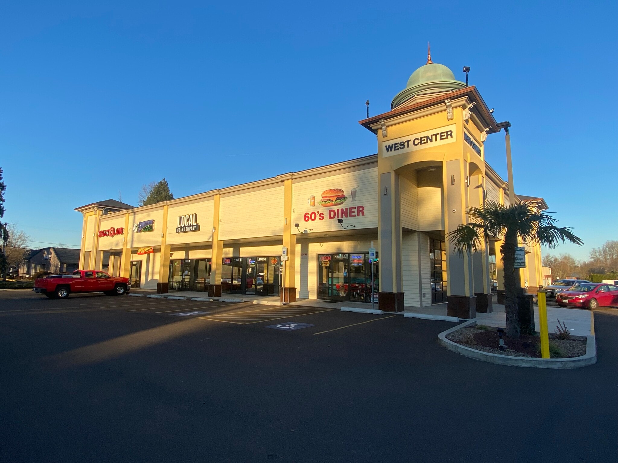 19350-19400 SW Boones Ferry Rd, Tualatin, OR for lease Building Photo- Image 1 of 4