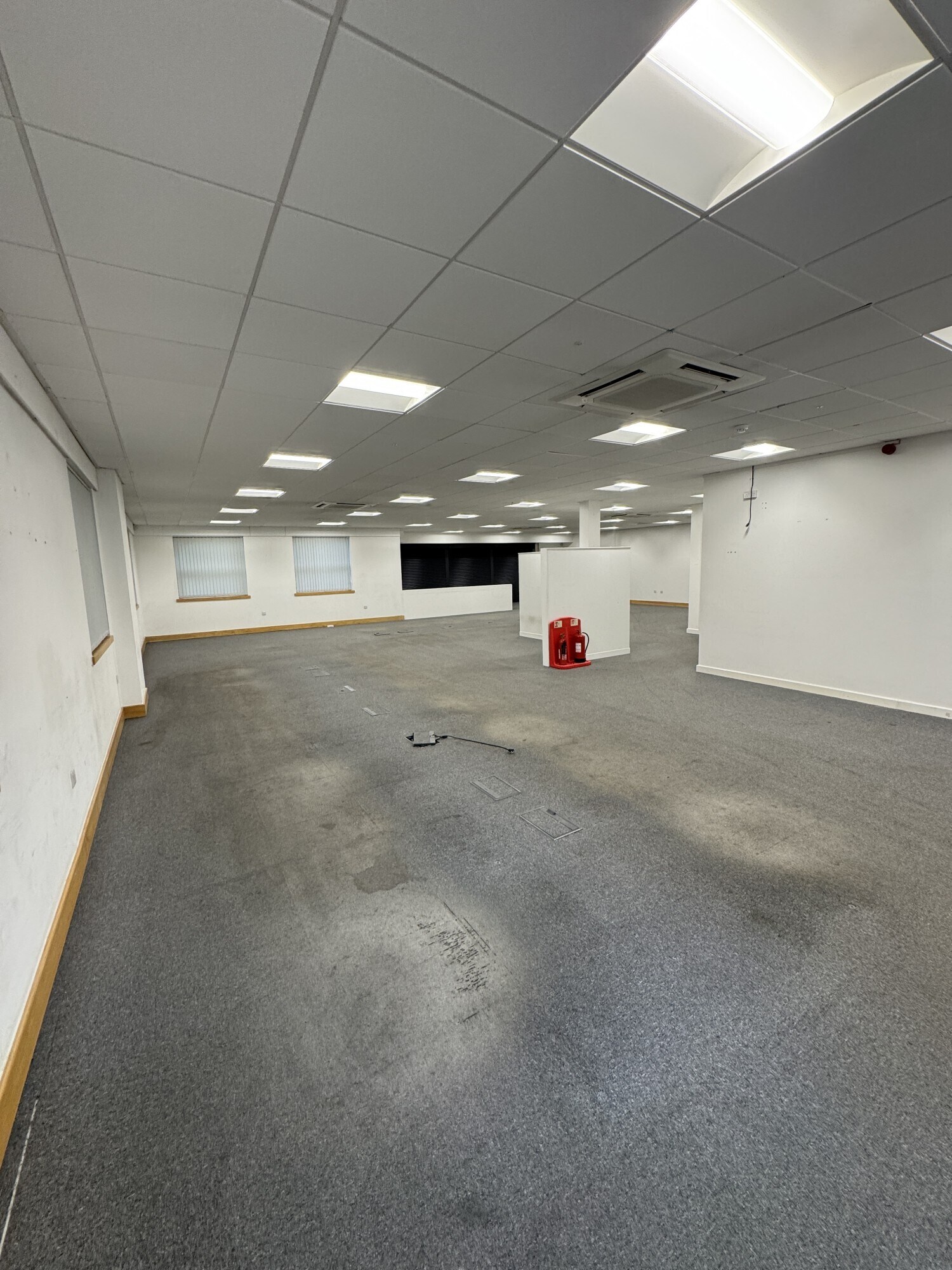 Killingbeck Dr, Leeds for lease Interior Photo- Image 1 of 2