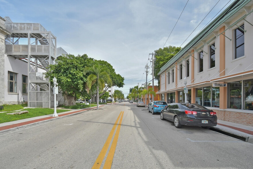 2401 1st St, Fort Myers, FL for sale - Building Photo - Image 3 of 6