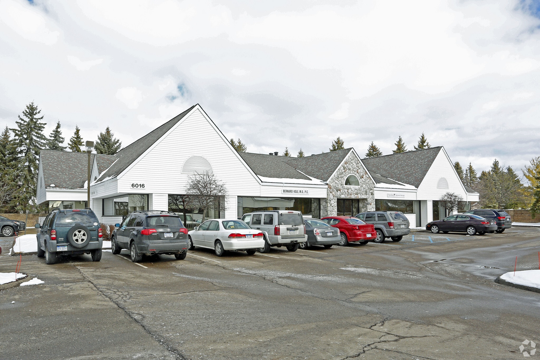 6016 W Maple Rd, West Bloomfield, MI for sale Primary Photo- Image 1 of 1