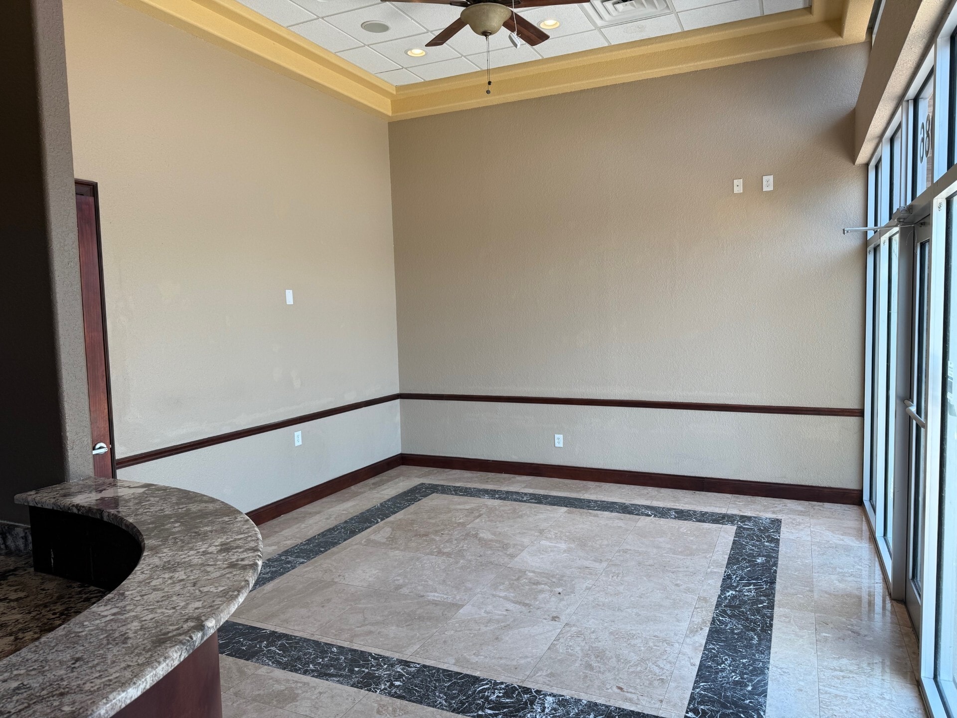 2080-2094 Gulf To Bay Blvd, Clearwater, FL for lease Interior Photo- Image 1 of 8