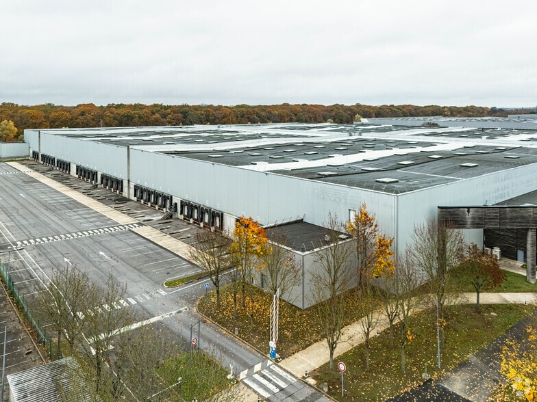 50 Boulevard De L'Europe, Combs-la-Ville for lease - Building Photo - Image 2 of 2