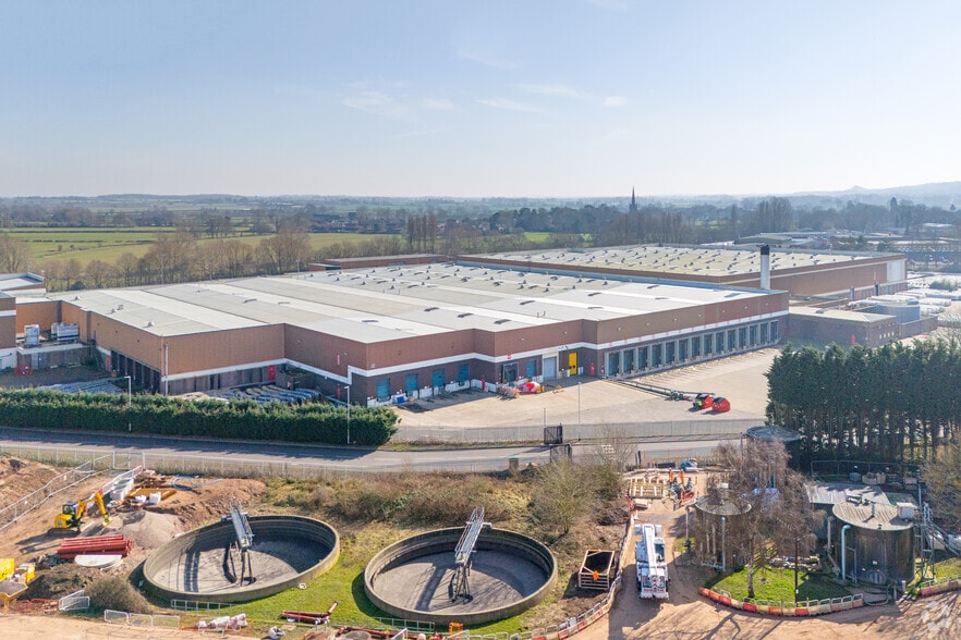 Carlyon Rd, Atherstone for sale - Building Photo - Image 1 of 1