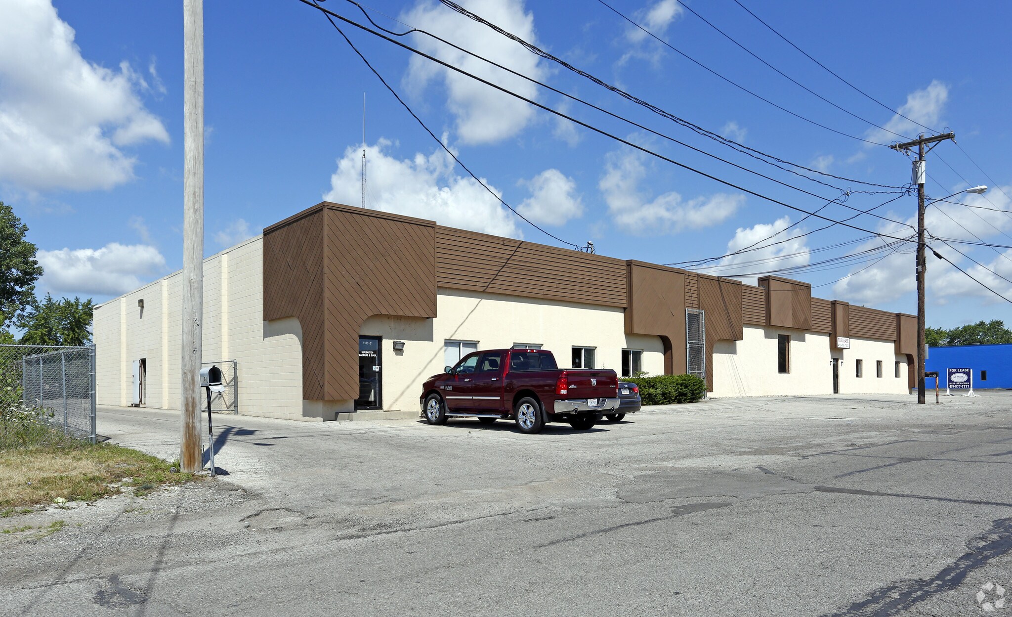 5139 Tractor Rd, Toledo, OH for sale Primary Photo- Image 1 of 1