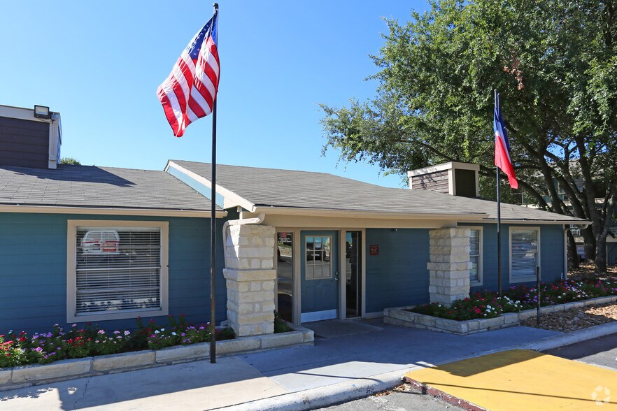 7810 Callaghan Rd, San Antonio, TX 78229