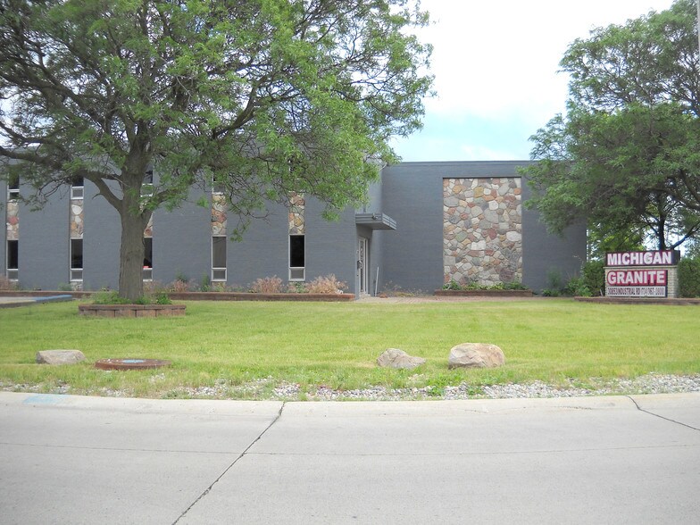 30853 Industrial Rd, Livonia, MI 48150