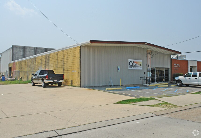 3508 Hessmer Ave, Metairie, LA 70002