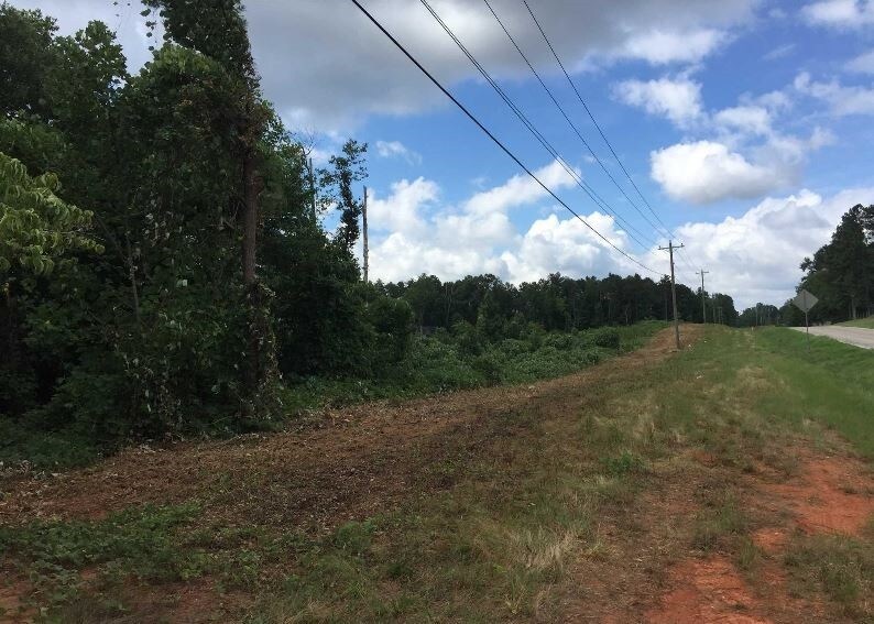 4228 Clarks Bridge Rd, Gainesville, GA for sale - Building Photo - Image 1 of 1
