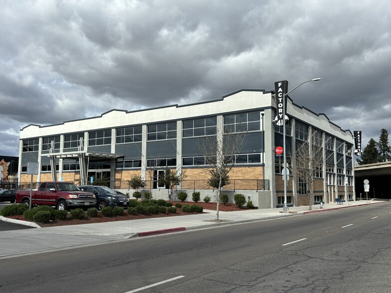 2721 Ventura St, Fresno, CA for lease - Building Photo - Image 1 of 18