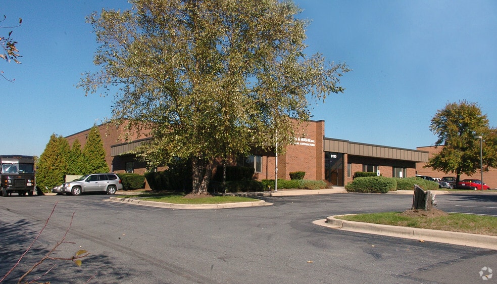 9110 Edgeworth Dr, Capitol Heights, MD for lease - Building Photo - Image 2 of 10