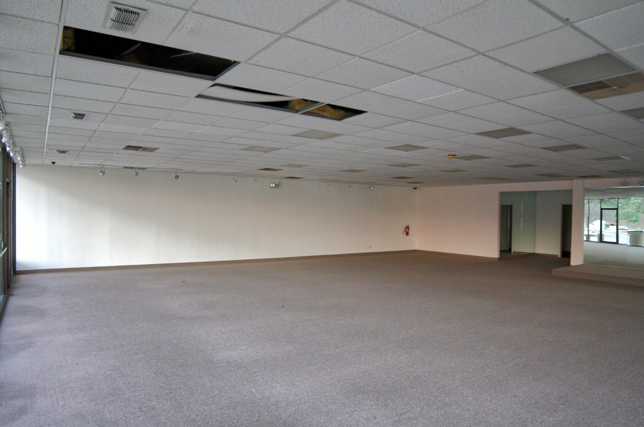 3305-3399 Wurzbach Rd, San Antonio, TX for lease Interior Photo- Image 1 of 2