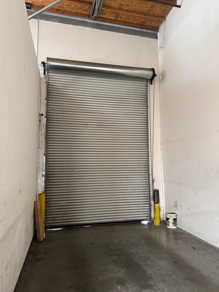 9220-9268 1/2 Hall Rd, Downey, CA for lease - Interior Photo - Image 3 of 9