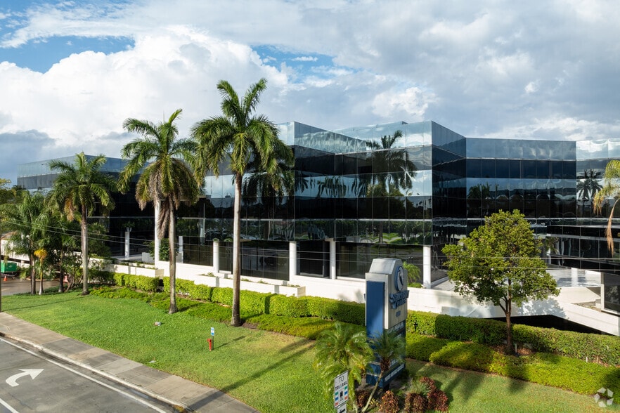 4800 N Federal Hwy, Boca Raton, FL for lease - Primary Photo - Image 1 of 73