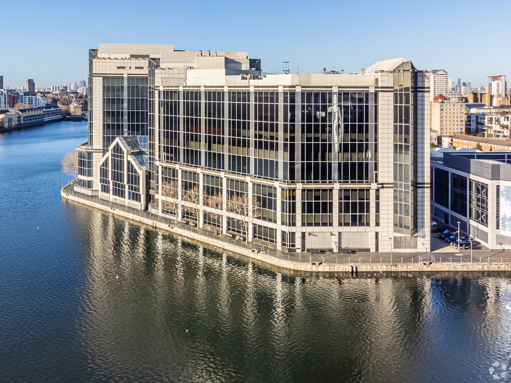 5 Greenwich View Pl, London for lease Primary Photo- Image 1 of 50