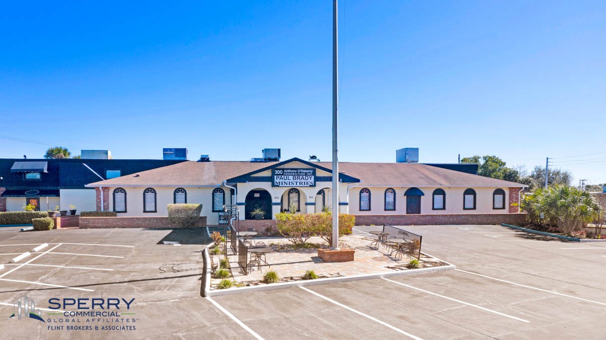 300 N Cocoa Blvd, Cocoa, FL for sale Building Photo- Image 1 of 1