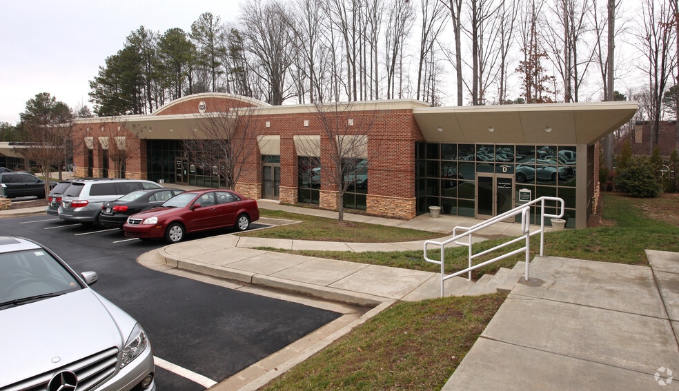 4255 Johns Creek Pky, Suwanee, GA for lease - Primary Photo - Image 1 of 3