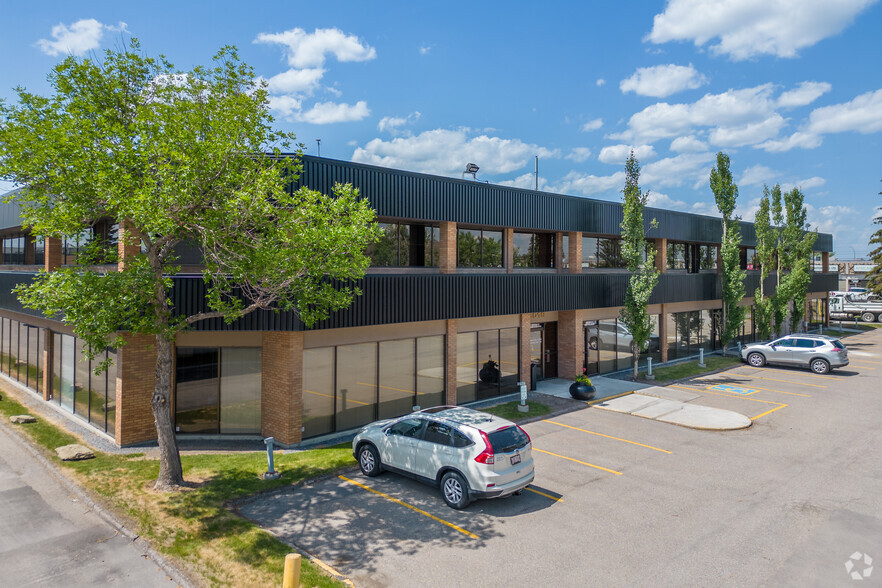 3016 19th St NE, Calgary, AB for lease - Building Photo - Image 3 of 8