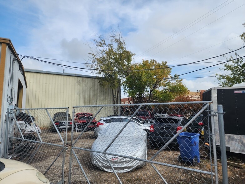 5230 Gordon Smith Dr, Rowlett, TX for lease - Building Photo - Image 3 of 7