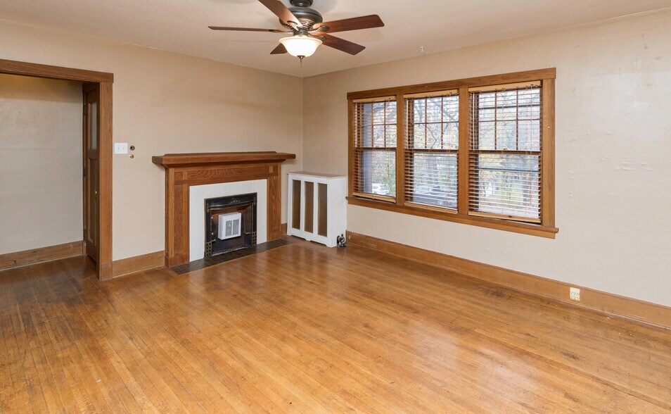 5136 Ingersoll Ave, Des Moines, IA for sale - Building Photo - Image 3 of 37