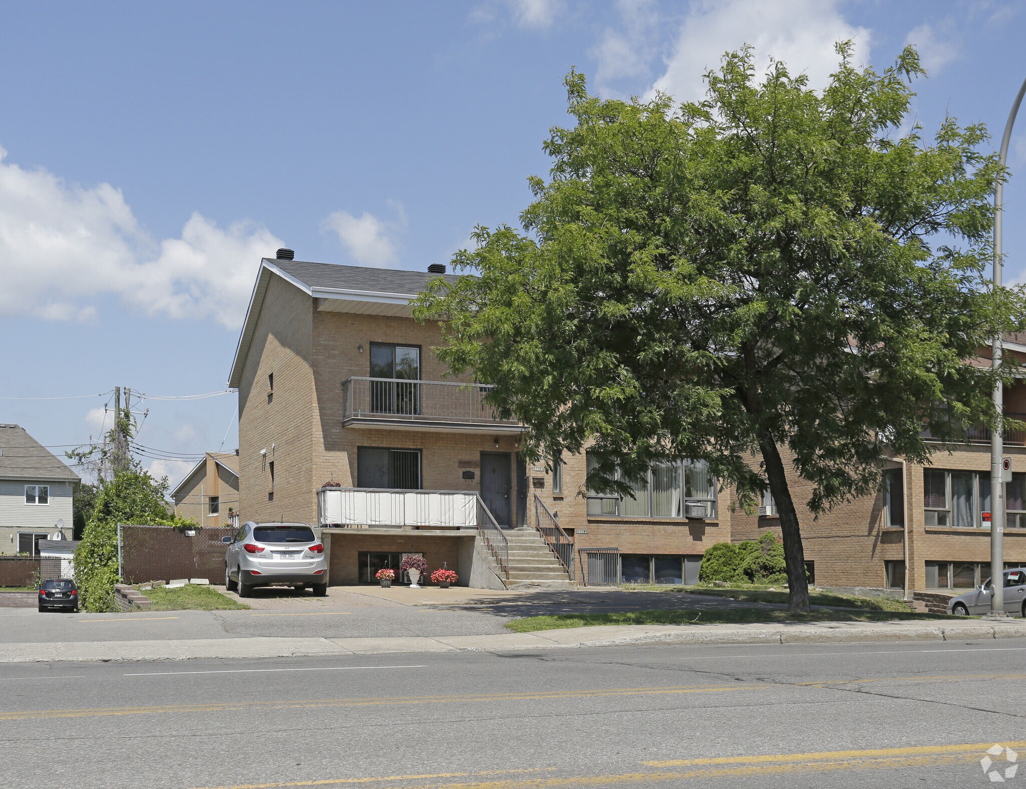 17749-17755 Boul De Pierrefonds, Montréal, QC for sale Primary Photo- Image 1 of 1