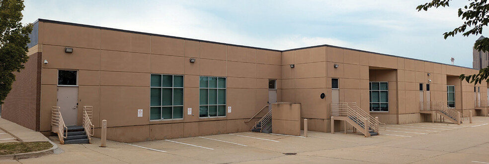 535 SW 7th St, Des Moines, IA for lease - Building Photo - Image 2 of 8