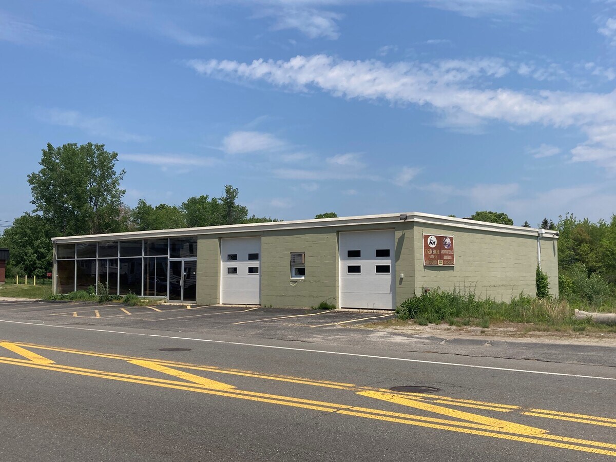 195199 Thompson Rd, Webster, MA 01570